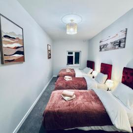 Cosy apartment in Medway Rochester Castle and Cathedral Strood stn and high street suitable for contractors