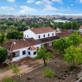 Casas rurales la estación de Robledo، فندق في Robledo