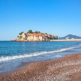 Montesan Luxury Apartments Beach Front, hotel in Sveti Stefan