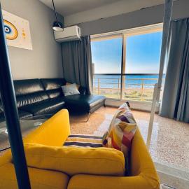 GW317 Gugel Waves Amazing Seaview Pool Apartments, hotel sa Nahariyya
