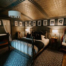 Sheddington Manor - 2 Bedroom Guest House & Cinema