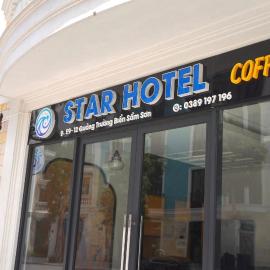 STAR HOTEl SẦM SƠN, hotel a Plei Ring Dô