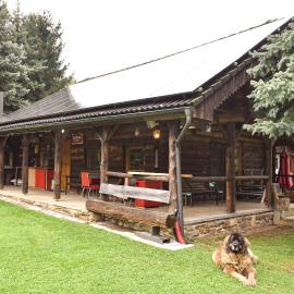 Wooden house in Vysočina, hotel di Jihlava