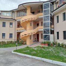 Appartamento Colliwood, hotel em SantʼOmero