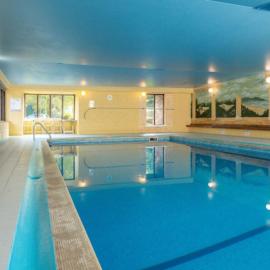 2 Bed Apartment with Shared Pool: Kingsbridge şehrinde bir otel