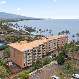 Beachfront Condo in Kihei, хотел в Кихеи