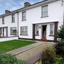 30 Marian Park - Luxury Townhouse, hotel in Buncrana