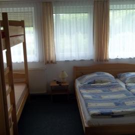 Gadányi Vendégház és Lovarda, hotel a Komló