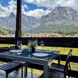 Busteni Mountain View Suites by the River - EV Plug โรงแรมในบุชเตนี