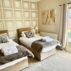 Moon House Crewe، فندق في كرو