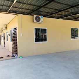 Rsstay Villa, hotel a Lunas