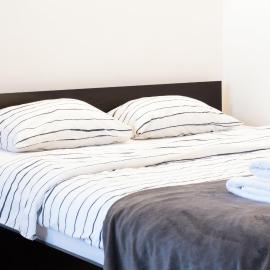 Spacious Old-School Condo in Maksimir, hotel sa Zagreb