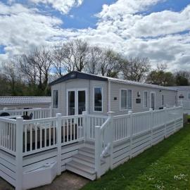 Stunning 2 bed Luxury Caravan at Hoburne Devon Bay, with Hot Tub and sea view