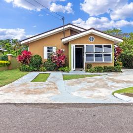 Villas in Draxhall, Pool, Gym, Tennis, Kids Playground, hotel in Mammee Bay