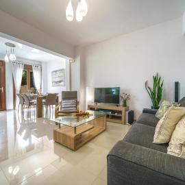 파노르모스 레팀노에 위치한 호텔 Stylish home - comfortable holidays near the beach.