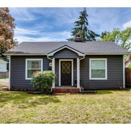 Charming 2 bedroom house 1 mile from U of O