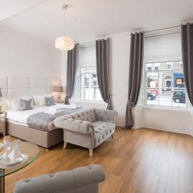 Edinburgh Castle Apartments
