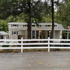 Homey Villa with Loft in Bloomington, hotel in Bloomington