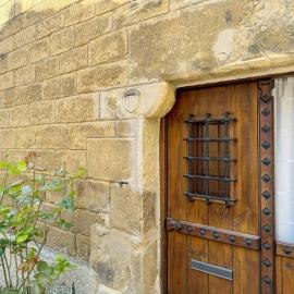 Casa OPECHS, hotel in Murillo de Gállego