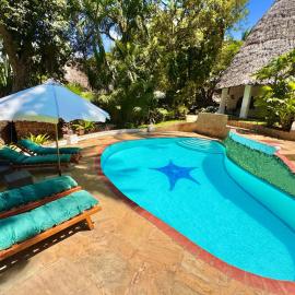 AfricanHouse Z - Creek View, 2Bdr, Gym, Swingbed & Solar