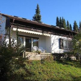 Ferienhaus Rehpfad im Feriendorf Reichenbach 13, хотел в Неселванг