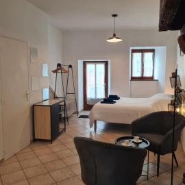 Studio AL'escapade, hotel in Saint-Chély-dʼApcher