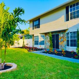 Tampa Luxury 5BR Estate with Pool and Golf Views, hotel in Tampa