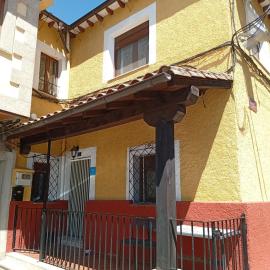 Tío Abraham, hotel u gradu El Raso