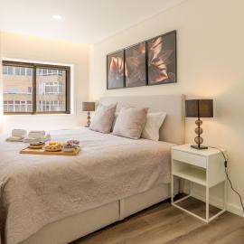 Spacious & Stylish Flat with Garage by HostWise