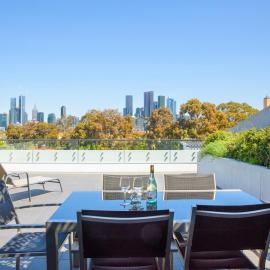 Cosmo Stays- Penthouse with Incredible City View
