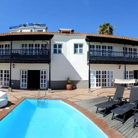 Magnificent 5-star very large luxury villa sea view jacuzzi and heated pool, hotel a Arguineguín