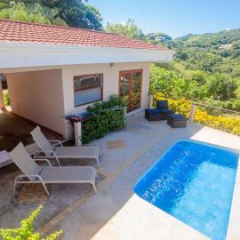 Villa Cielo - 1BR Studio - with 3 Shared Pools, Beach and Resort Access, hotel u gradu Ocotal