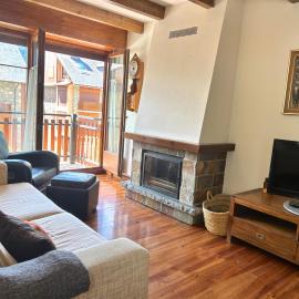 Apartament lluminós de muntanya by RURAL D'ÀNEU, hotel u gradu Esteri d'Aneu