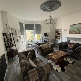 Isle of Bute Blissful Retreat- Stunning 3 Bed Flat