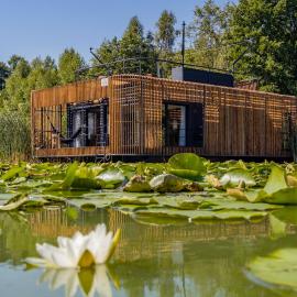 Water Hideout - Floating Villas in Wild Nature, ξενοδοχείο σε Nowawieś Zbąska