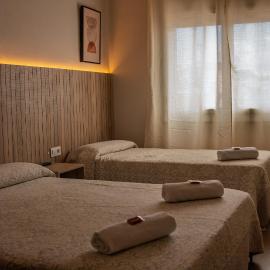Can Setmanes by CozyCatalonia - Hostal Central Blanes, hotel en Blanes