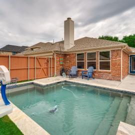 Swim, Game, Relax & More: Family Getaway in Frisco, hotel in Frisco