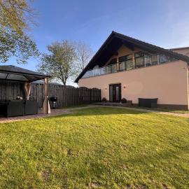 Ferienwohnung PuraVida Ostsee 5B โรงแรมในBastorf