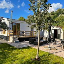 Het Witte Huis - heerlijk aan het water, hotel in Ooltgensplaat