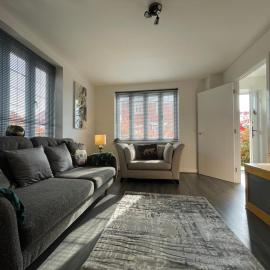 Kale Drive House Long Stays Welcome Free Parking, Sleeps 6