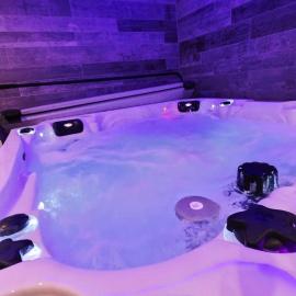 LÉchappée ZAisne jacuzzi et sauna, hotel a Saint-Quentin