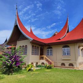Rumah Gadang Puti Bungsu, hotel sa Baso