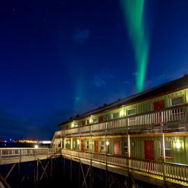 Grønnbuene Rorbu Hotel، فندق في أندينيس
