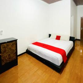 RedDoorz at JP House Pantai Suwuk Kebumen, hotel em Karangbolong