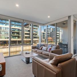 Spacious Lakefront Apartment with Pool Access