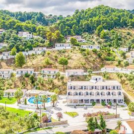 Belvedere Village, hotel Ahladiészben