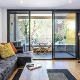 Cosmo Stays- Designer Apartment Fabulous Location