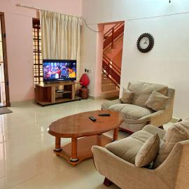 La Casa Trivandrum 4 BHK AC Luxury Villa at City Centre, Just 5 kms from Airport & 3 Kms to Trivandrum Railway Station, hotel in Trivandrum