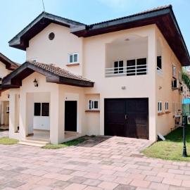 Stylish 3 bedroom House Near Airport & Marina Mall