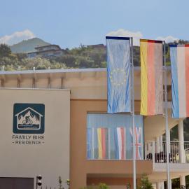 Family Bike Residence, hotel a Marone